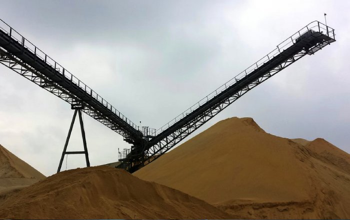 Article Image for How Global Events Influence Currency and Commodity Markets