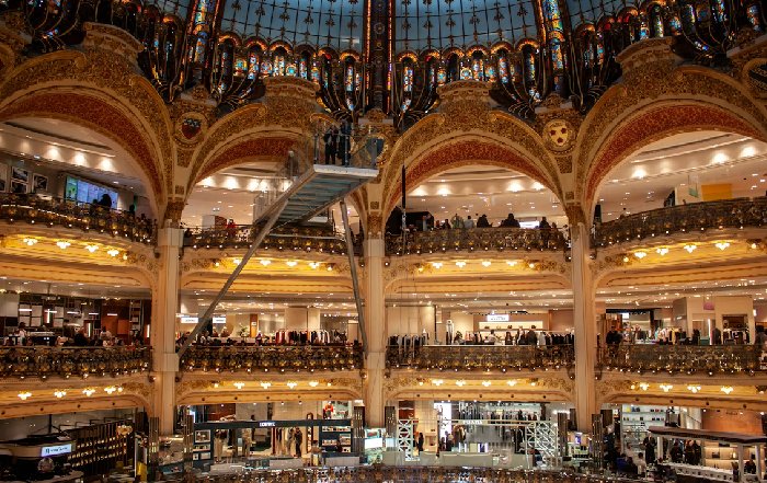 Article Image for Luxury Goods Market Shows Resilience